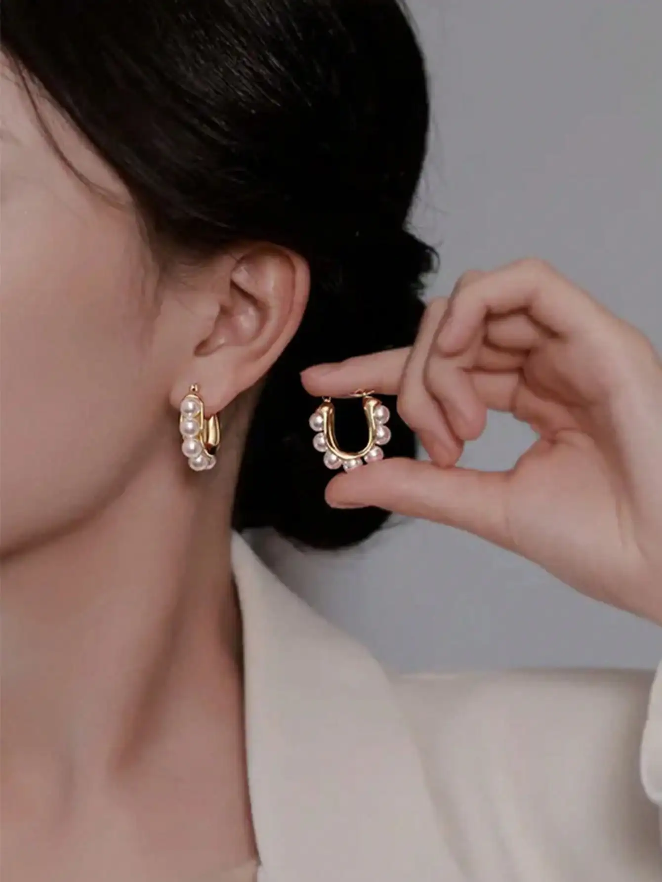 Thumbnail 3 - #17 Highest Rated Gold Earrings to Buy in 2026