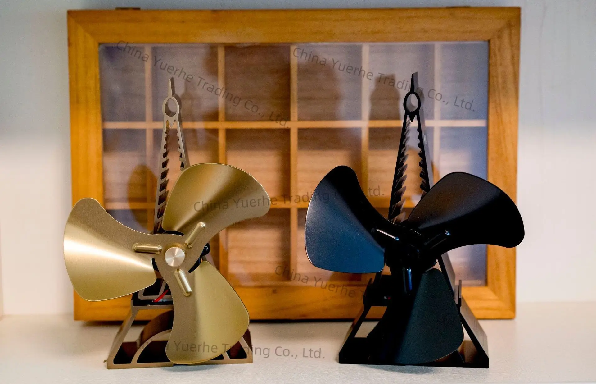 

Эйфелева башня Эйфелевый каминный вентилятор Вентилятор тепловой мощности Kang Nuan Qianshi Toyotomi Печь с подогревом Дровяная печь