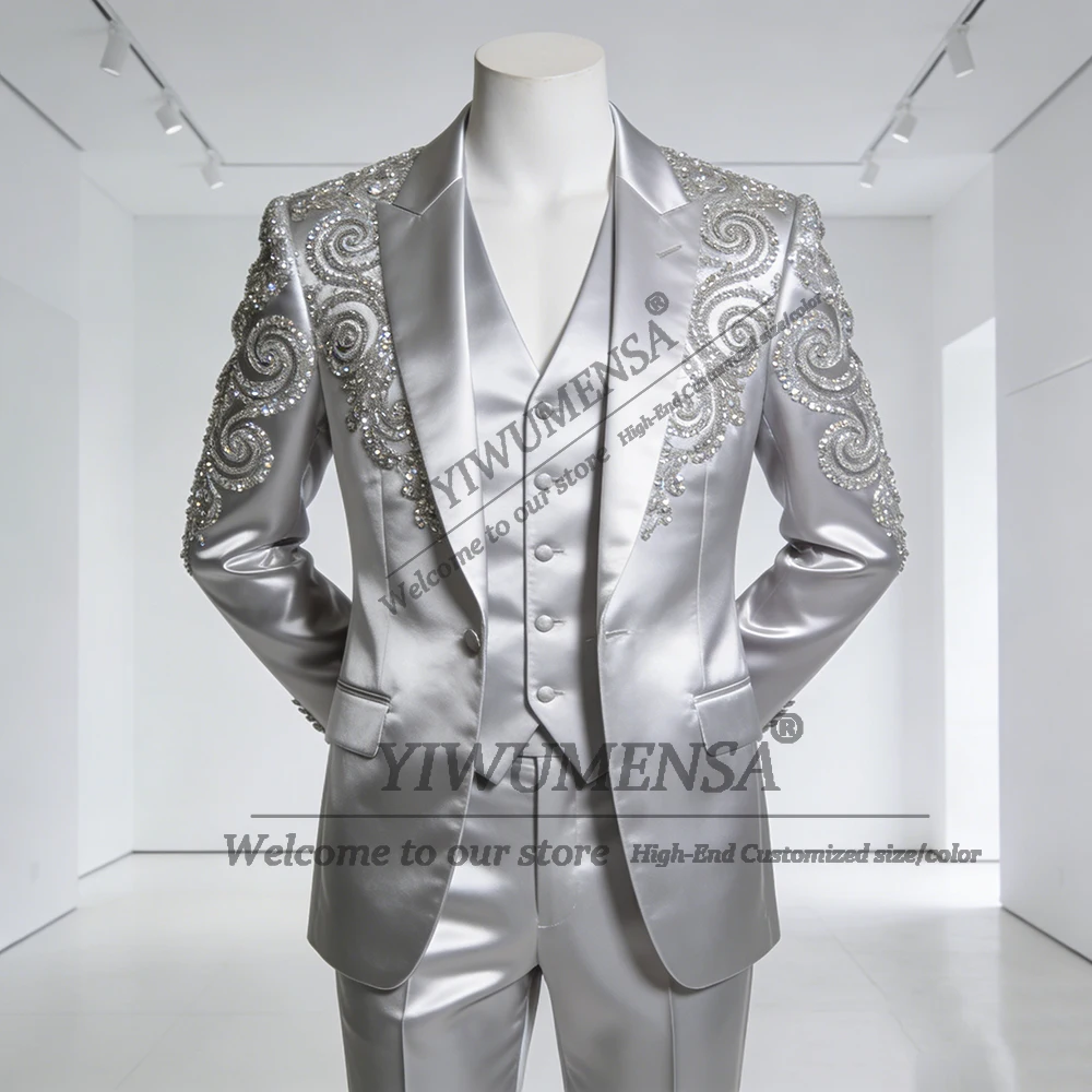 

Изысканный костюм из мягкого атласа с бисером и кристаллами для мужчин: однобортный блейзер для выпускного вечера, индивидуальный пошив, комплект из 3 предметов для жениха, свадебный смокинг
