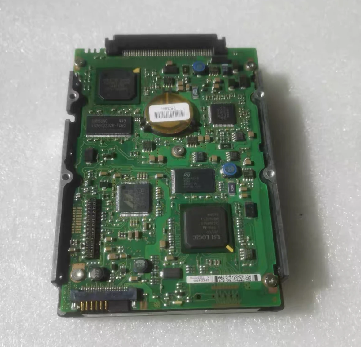 

Для серверного жесткого диска ST3146807LC 0F3659 146G 80pin SCSI 10K