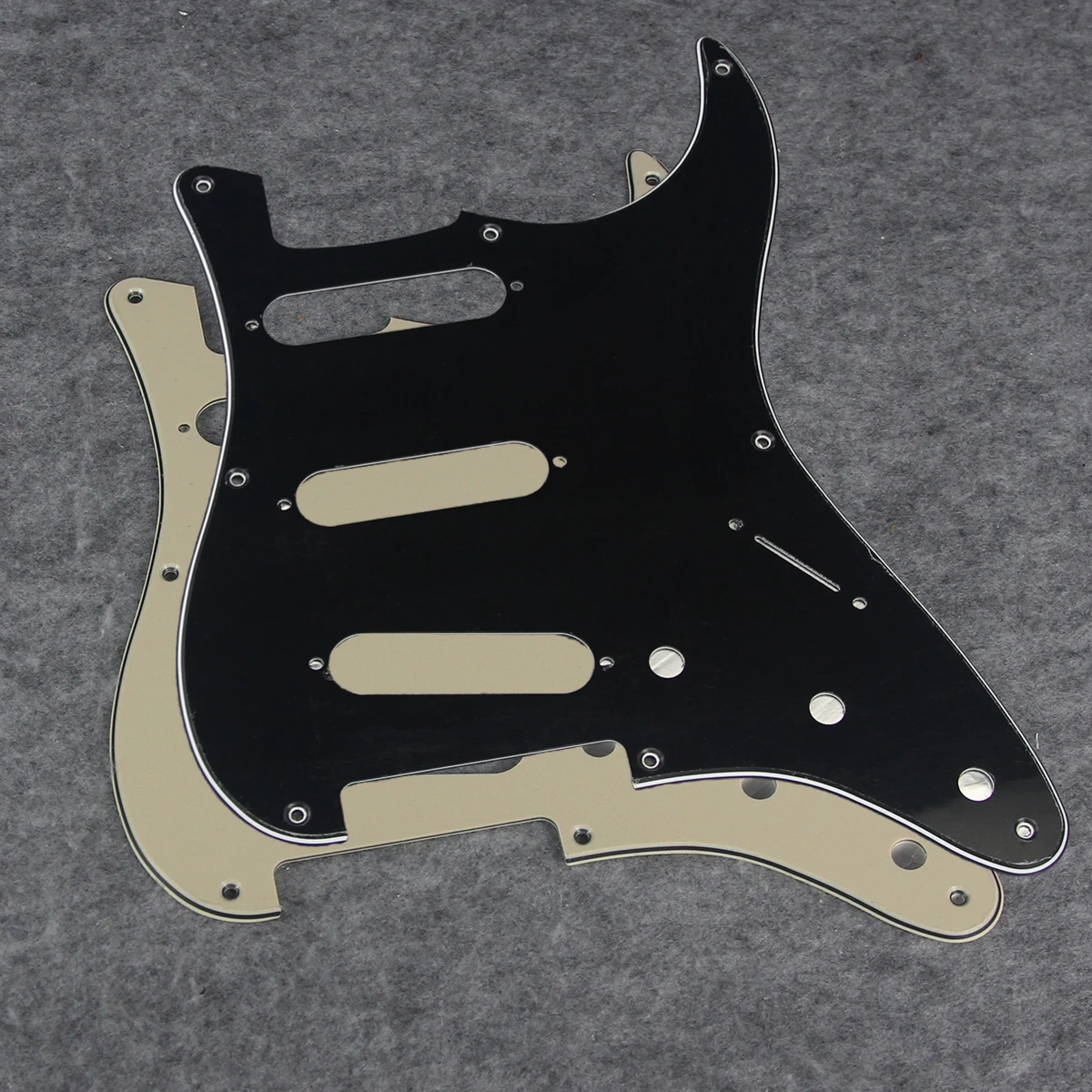 FLEOR SSS 8 Hole Vintage ST Pickguard SSS Guitar Scratchplate Plastic for USA FD ST Guitar -Black 3Ply /Cream
