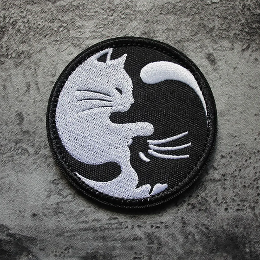 Tai Chi Cat Patch Black and White Embroidery Hook&loop Yin and Yang Badge on Backpack Sticker Cat Armband Tactical Morale Patch