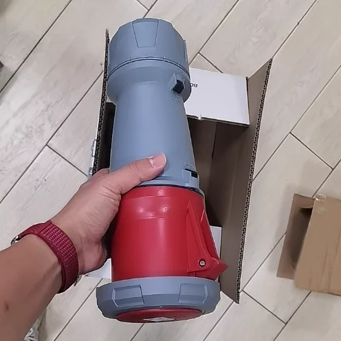 

Абсолютно новый оригинальный промышленный разъем MENNEKES TYP3480