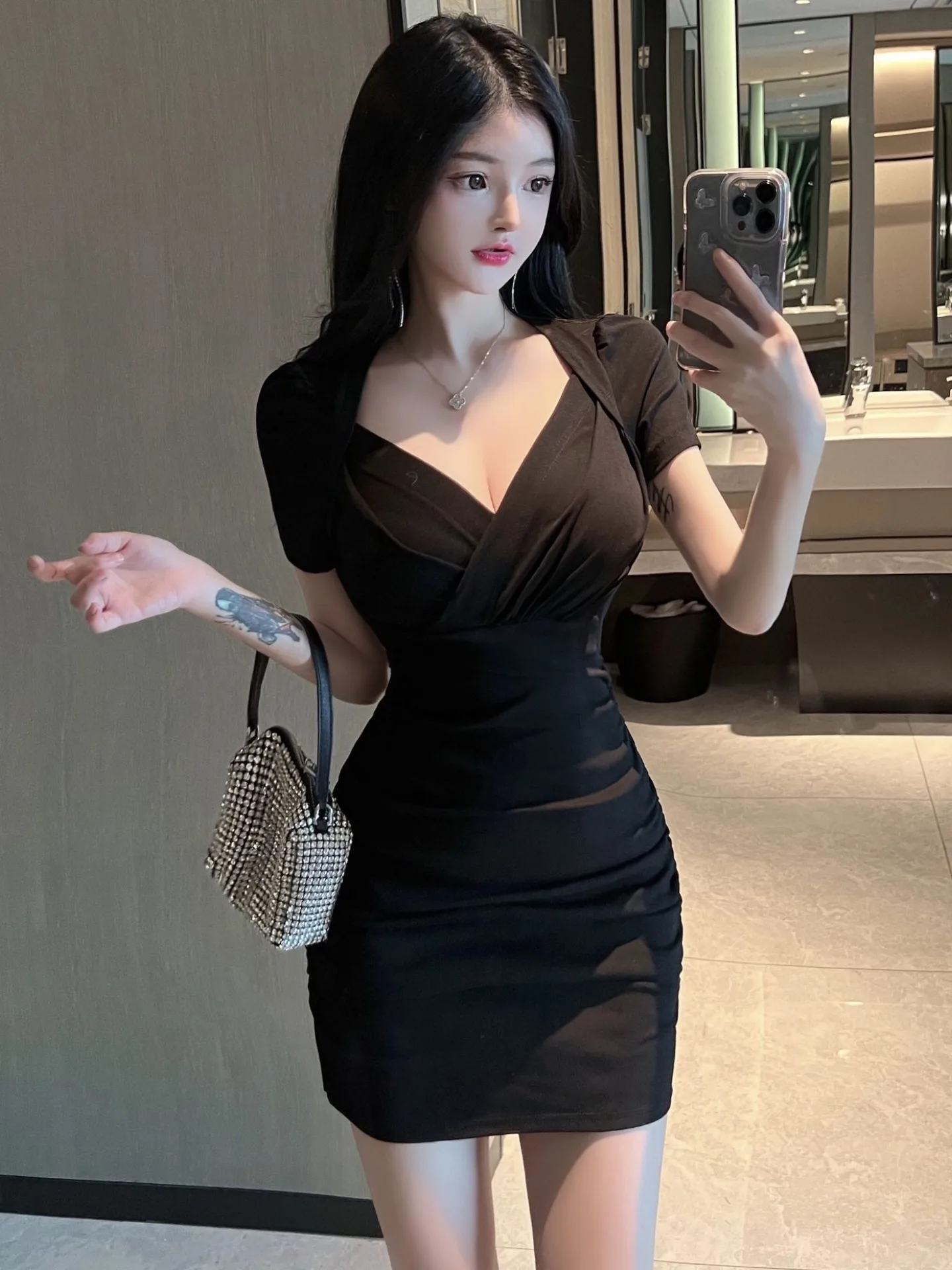 Vintage Slash Neck Verstärktes Design Tiefem V-ausschnitt Mini Kurzes Kleid Frauen Slim-fit Schwarz A-linie Rock Party Prom Dance vestidos Kleid