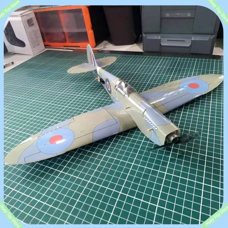 Spitfire نمط مايكرو التحكم عن بعد الطائرات سطح المكتب زخرفة Diy بها بنفسك الجمعية الثابتة الجناح الجناح تمثال نموذج طائرة الاطفال غرامة لعبة