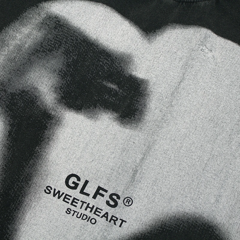 Vintage Aesthetic T-Shirt Men Women Oversized Tee Hip Hop Streetwear Graphic Print Couple Kissing Love Heart Fashion Casual Tops