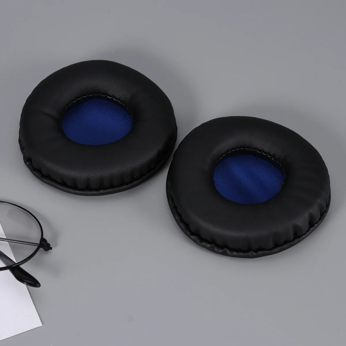 

1 Pair Replacement Ear Pads Cushion For 1.0 2.0 Headphones Soft Comfortable Earpad Covers Durable Flexible Headphone Accessories