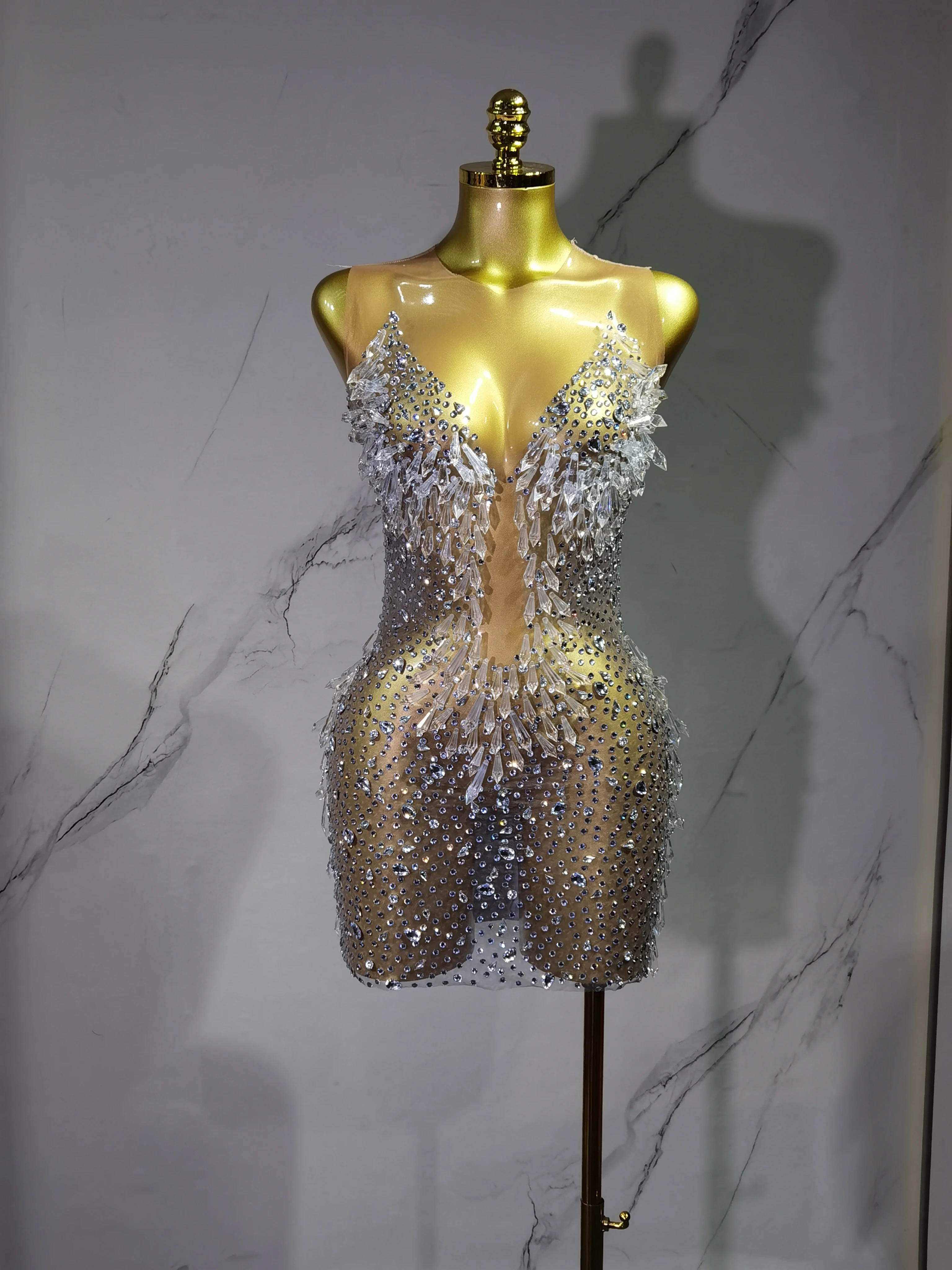 

Stock 2025Women Luxury Sexy Mesh Crystal Diamonds Mini Dress Birthday Party Costume Nightclub Stage Performance Singer Outfit20