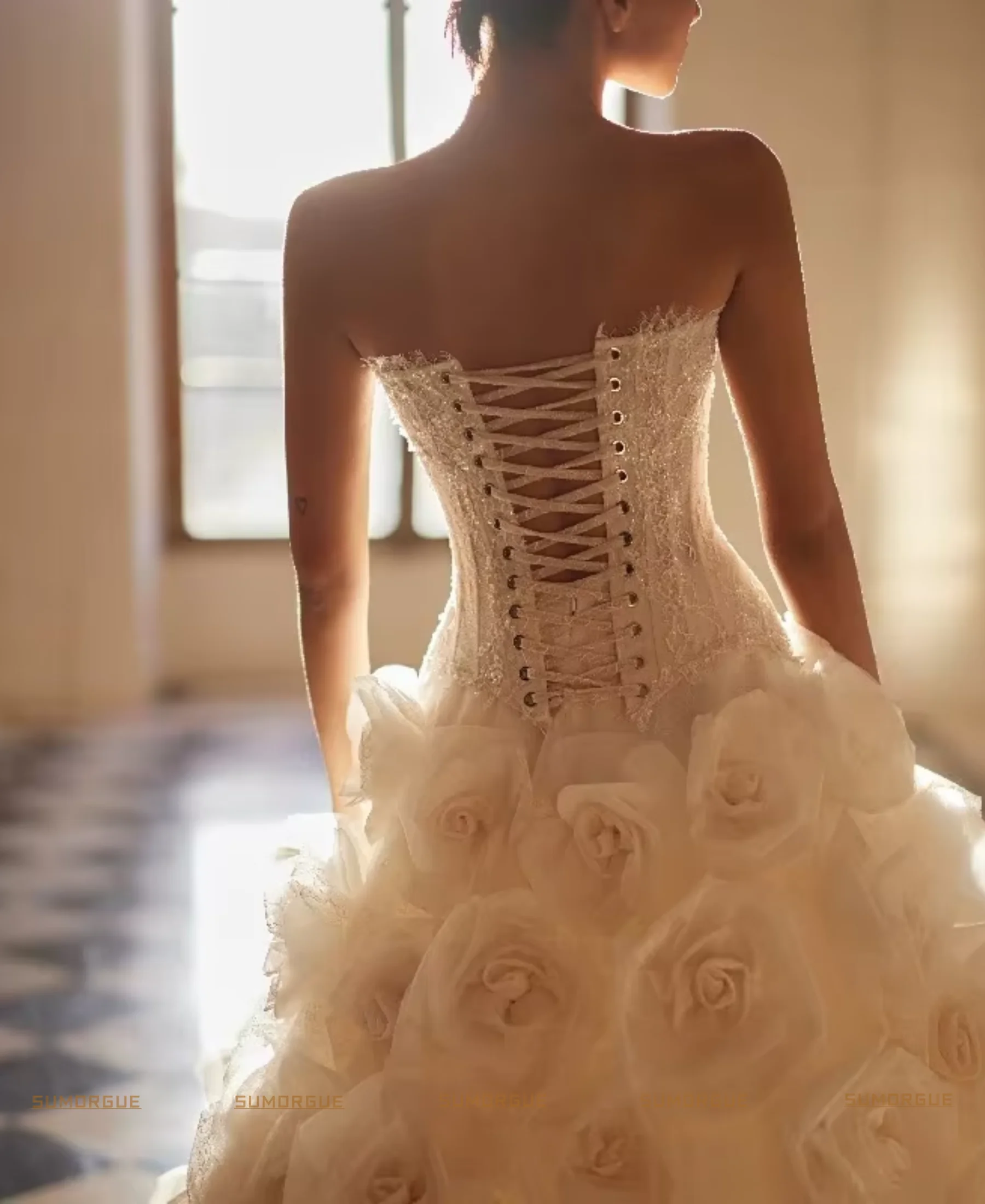 Handmade Flowers A-Line Classic Strapless Lace Up Wedding Dress Dreamy Appliques Bridal high-end Customized Vestidos De Noiva