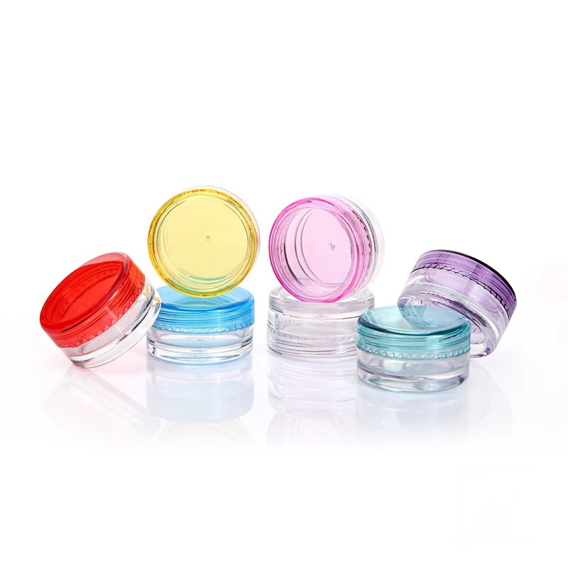 Frascos de plástico cosméticos pote com tampas, Garrafas recarregáveis vazias, pequenas tampas coloridas, claro, Lip Balm Container, viagem, creme facial, 2g