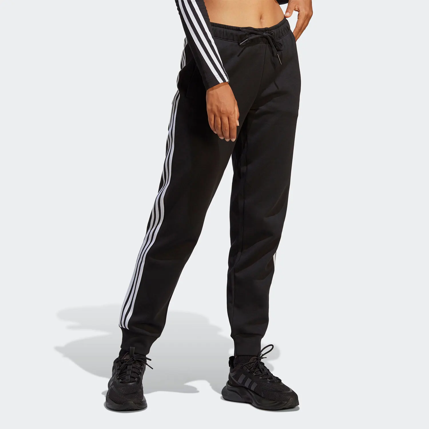 

Adidas Originals 2023 New Women's Tapered Joggers HT4704