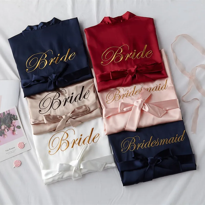 Bride To Be Team Bride Robe with Letter Satin Pajamas Bridesmaid Bathrobe Wedding Decoration Gift Hen Bachelorett Party Supplies