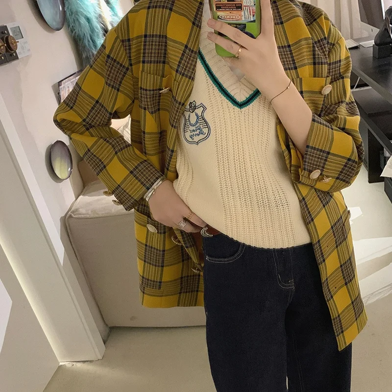 

VIMAg Retro Briti School Emblem Embroidered Bae Faionable Knitted Vest Straight Cut Commute Sle Cotton Blend Women...