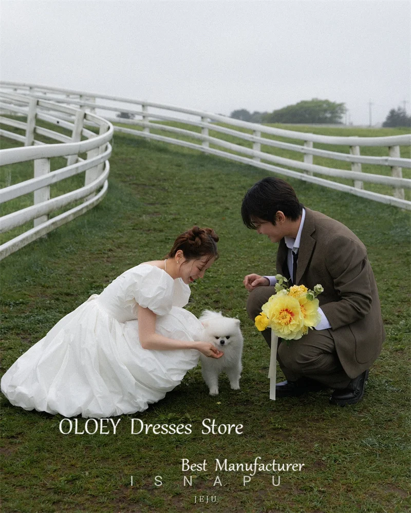 OLOEY-Simples Mini tafetá vestidos de casamento, Photo Shoot coreano, Praça Neck, mangas curtas, vestidos de noiva país, festa formal