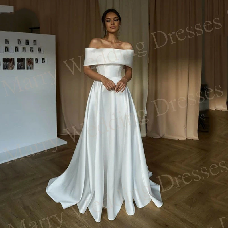 Robe de Mariée en Satin Élégante et Simple pour Femme, Ligne A, Froncée, Dos aux, Quelle que soit la Mariée, Col Bateau, Éducative