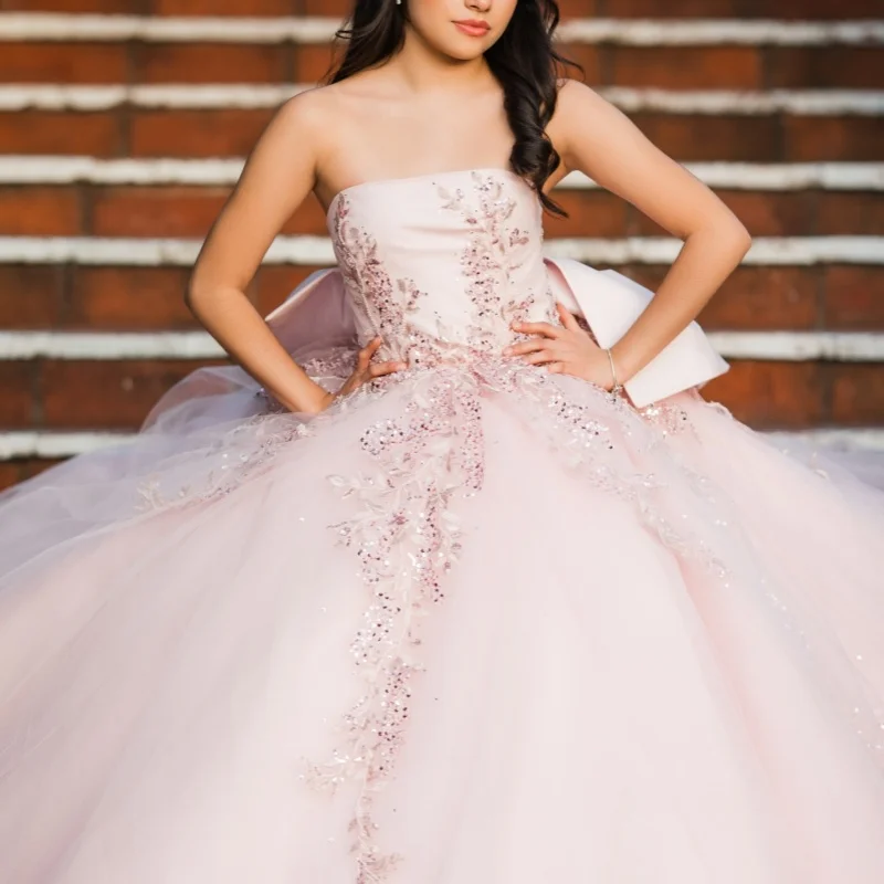 Light Pink Quinceanera Dress Glitter Crystal Decal Lace Layering Long tail off-shoulder Bow Vestidos De 15 Quinceanera Customiz