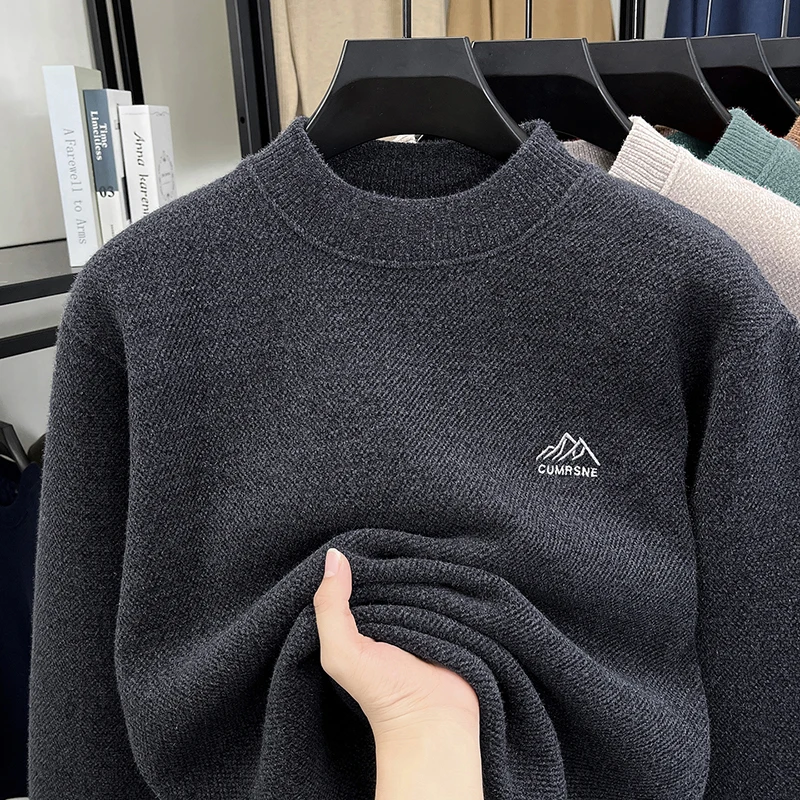 سترة محبوكة جديدة للرجال لشتاء 2025 بنصف رقبة عالية مع مخمل سميك وسترة مخملية دافئة برقبة مستديرة من قطعة واحدة #4