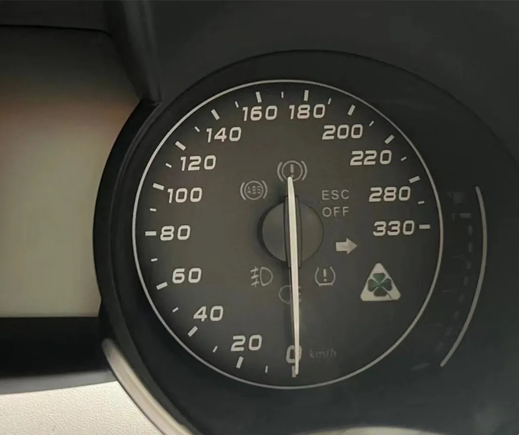 Dla Alfa Romeo Giulia Stelvio Speedo Gauge zestaw wskaźników twarzy nakładki tarcze płyta czołowa 330 KM/H 8000RPM