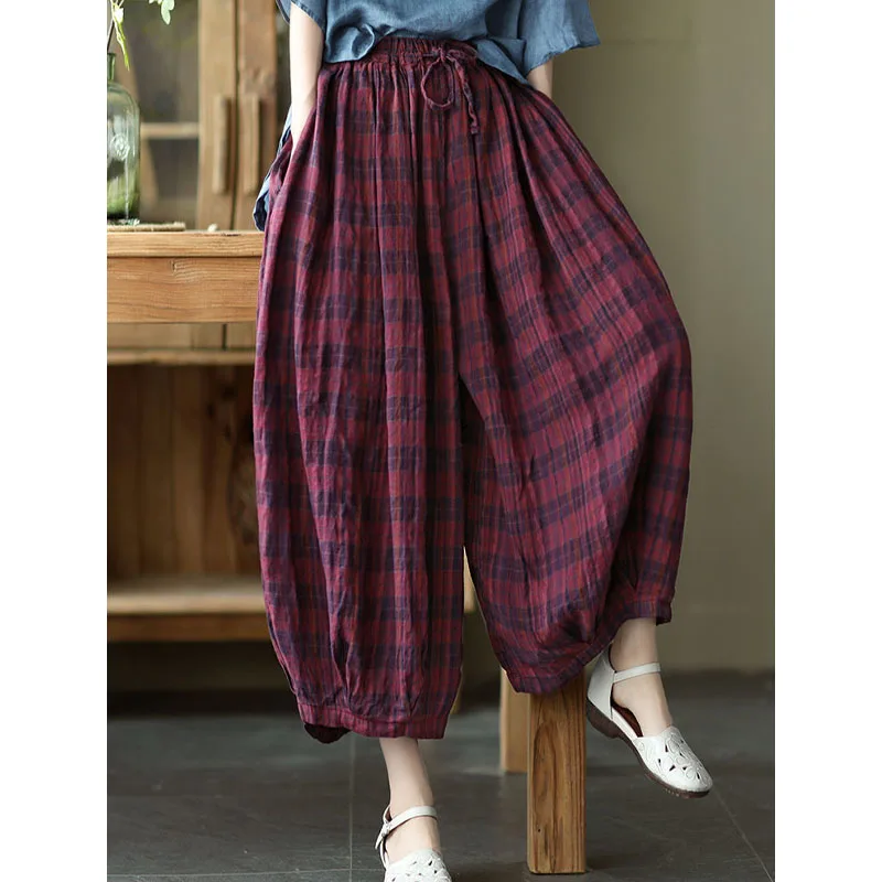 Рисунок 4 - Брюки женские клетчатые на шнуровке