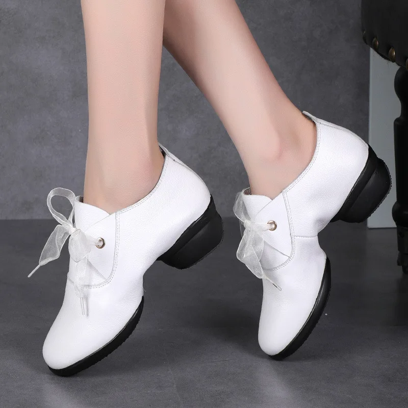 Zapatillas de baile de cuero para mujer, zapatos de baile deportivos para Fitness, zapatos de baile cuadrados para adultos, cintas de baile suaves, cordones