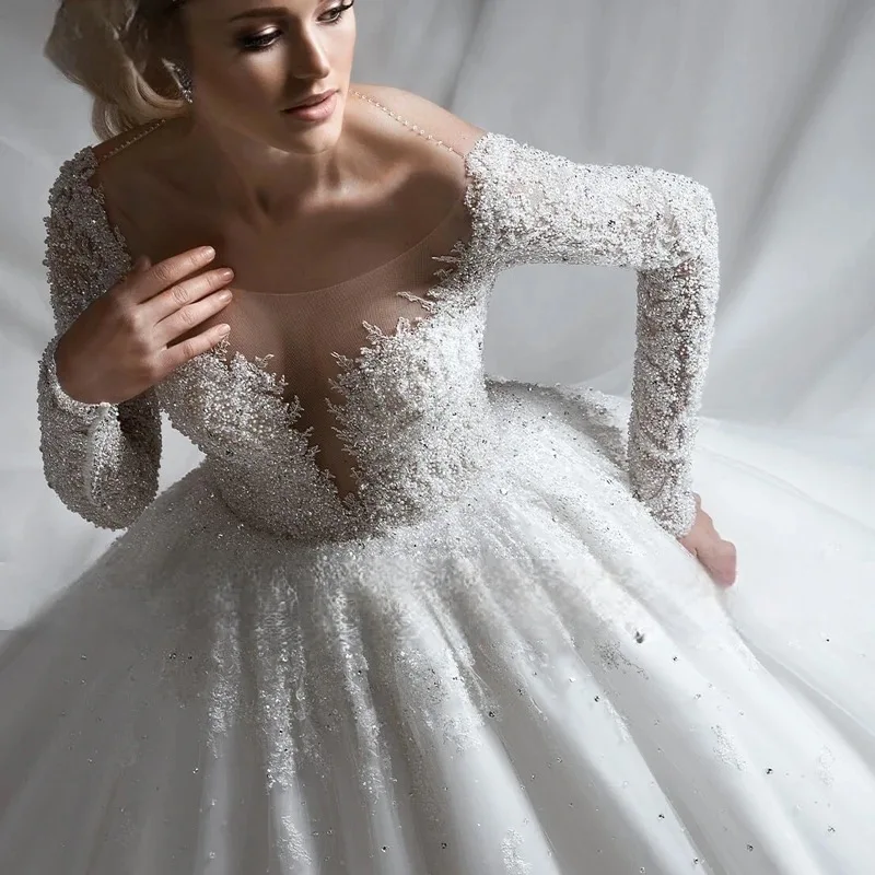Customized Gorgeous Appliques  Beading Ball Gown Wedding Dresses Classic Scoop Neck Long Sleeve Princess Bridal Gown Vestido