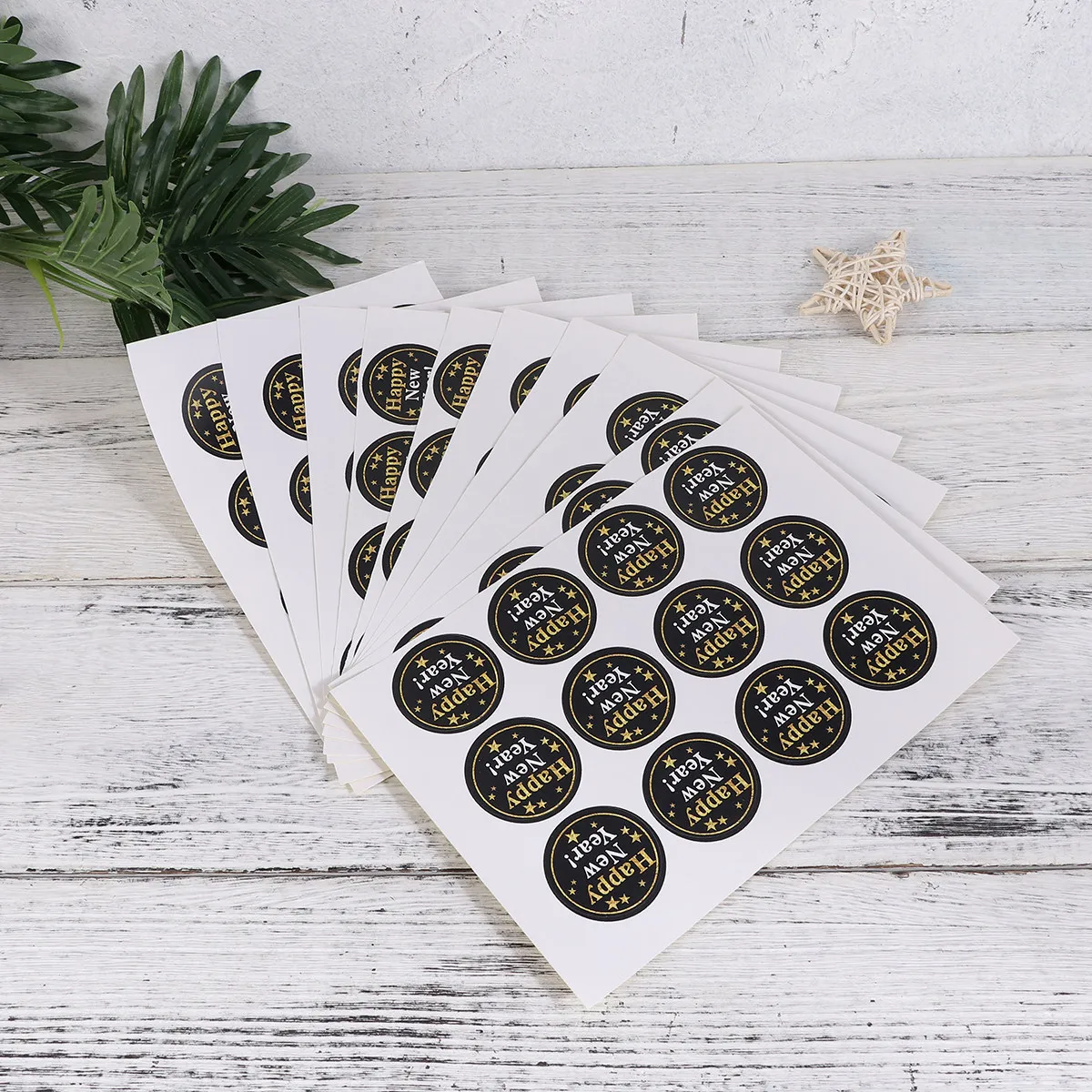 

144Pcs Round Self-Adhesive Sealing Stickers for Cookie Bags Baking Packaging Gift Wrapping Balloons Cards School Bags DIY Crafts