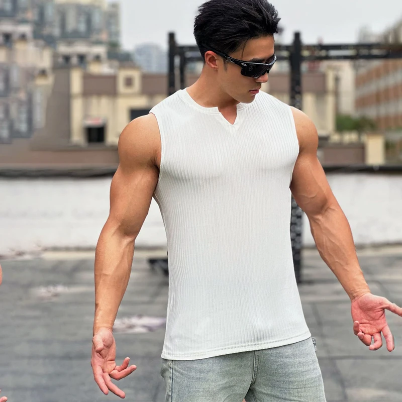 

Summer new vertical stripes wide shoulder white men's vest casual V-neck sleeveless top running sports fitness men's wear