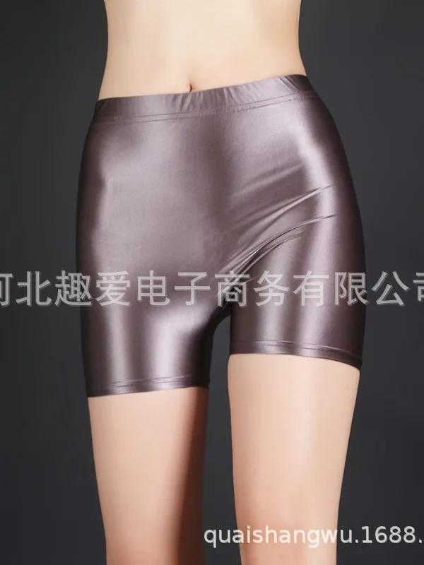 

Fashion Sexy Mid Waisted Oil Glossy Plus Size Shorts Women High Elastic Ultra Thin Skin Friendly Yoga Bodybuilding Shorts 6FWK
