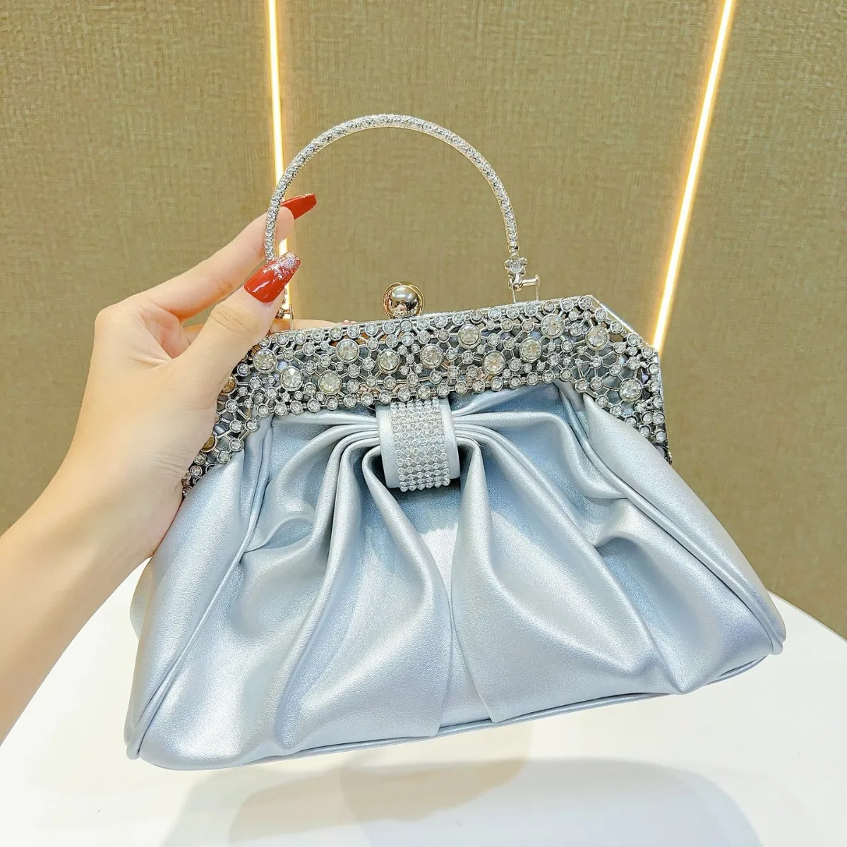 High-End Diamond Bow Clutch Women’s Gold Shell Shoulder Bag Luxury Brand Dumpling Purse Elegant Party Crossbody Chain Handbag