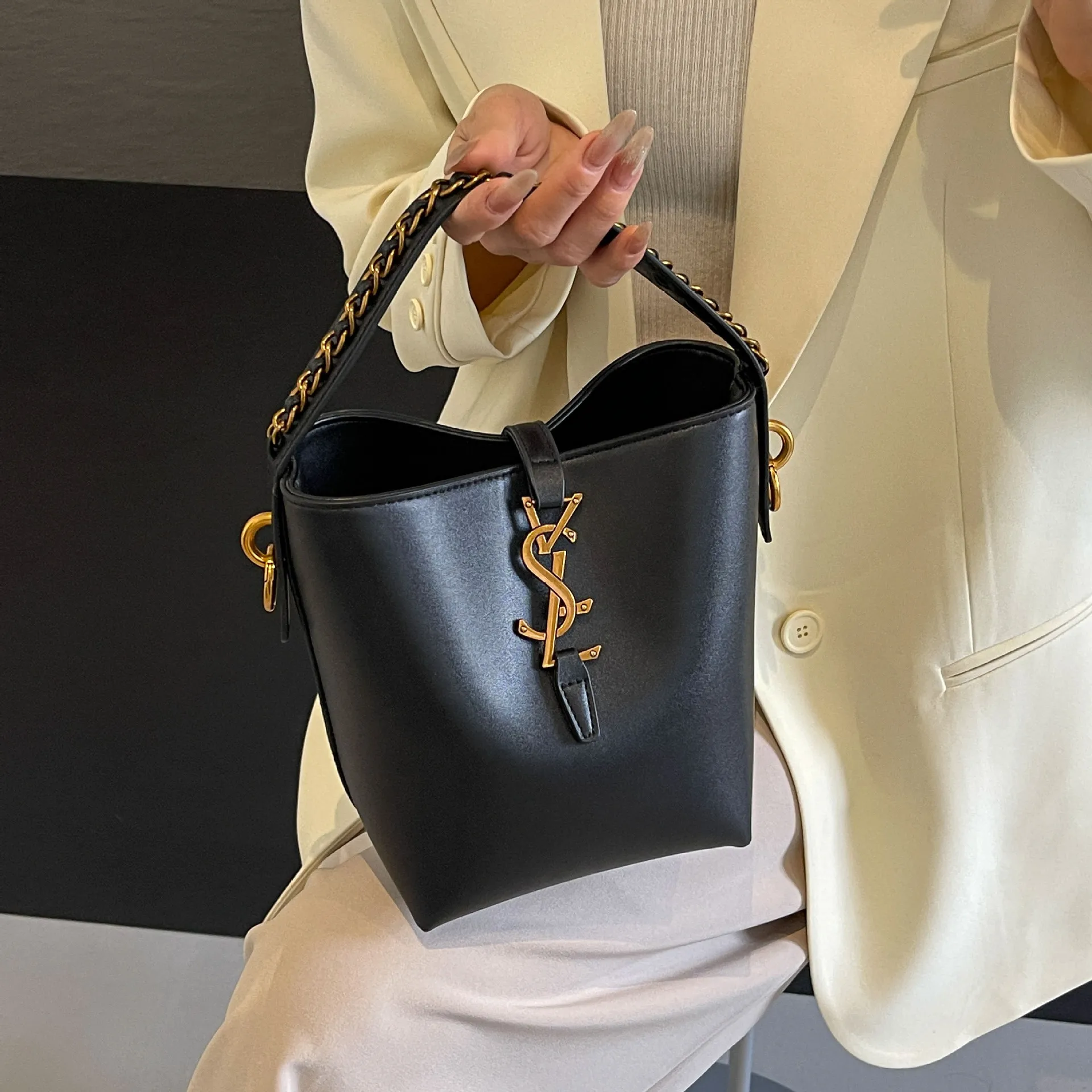

Light Luxury Chain Strap Bucket Bag for Women YSL Inspired Drawstring Top Handle Shoulder Bag Unique Designer Commuter