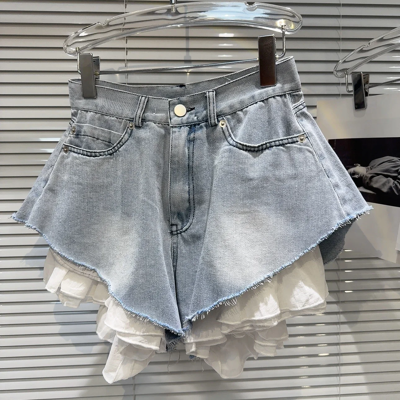 2024 New Summer New Collection Multi Layer Ruffles Patchwork Light Blue Wide Leg Denim Shorts Women Short Jeans GR088