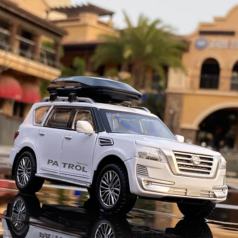 

1:32 Nissan PATROL Y62 Diecast Alloy Car Model Travel Rack With Sound Light Pull Back Toy Simulation Car For Kids Gifts