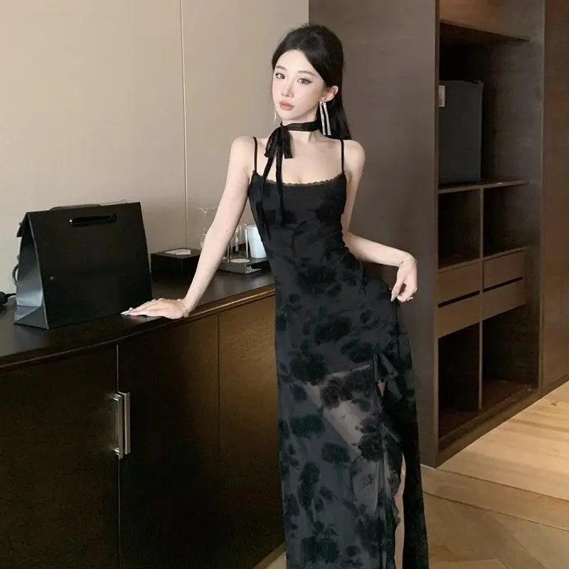 Vestido Halter de Jacquard de encaje negro para mujer Y2K, vestido Sexy de verano con abertura de longitud media y cintura alta con tirantes finos, vestido ajustado con camisola 2025