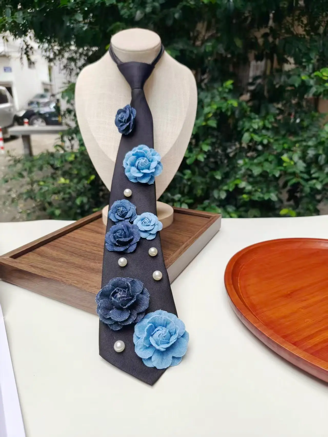 Floral Pearl Tie-Free Accessories for French-Style Denim Rose Shirts, Ins-Style (Suitable for Events Like World Cup, Music Festivals, Independence Day, Etc.)