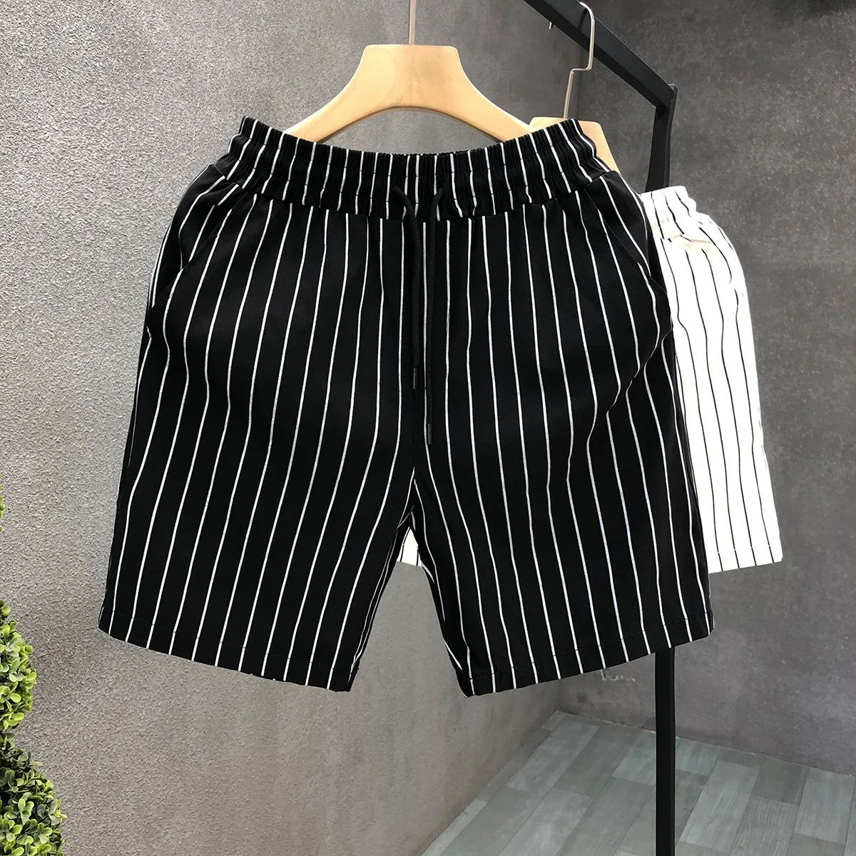 

Summer Men's Fashionable Stripe Shorts Slim Fit Breathable Casual Outerwear Comfortable Mid-Length Pants for Men