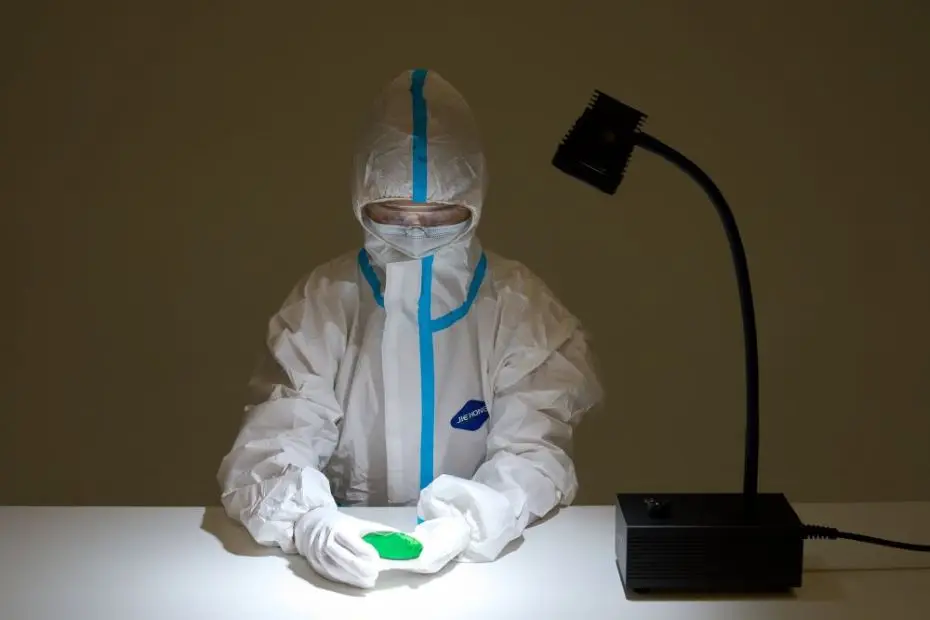 Surface Inspection Lamp LUYOR-3318 for the Inspection of Scratches, Dirt, and Foreign Matter on Different Surfaces