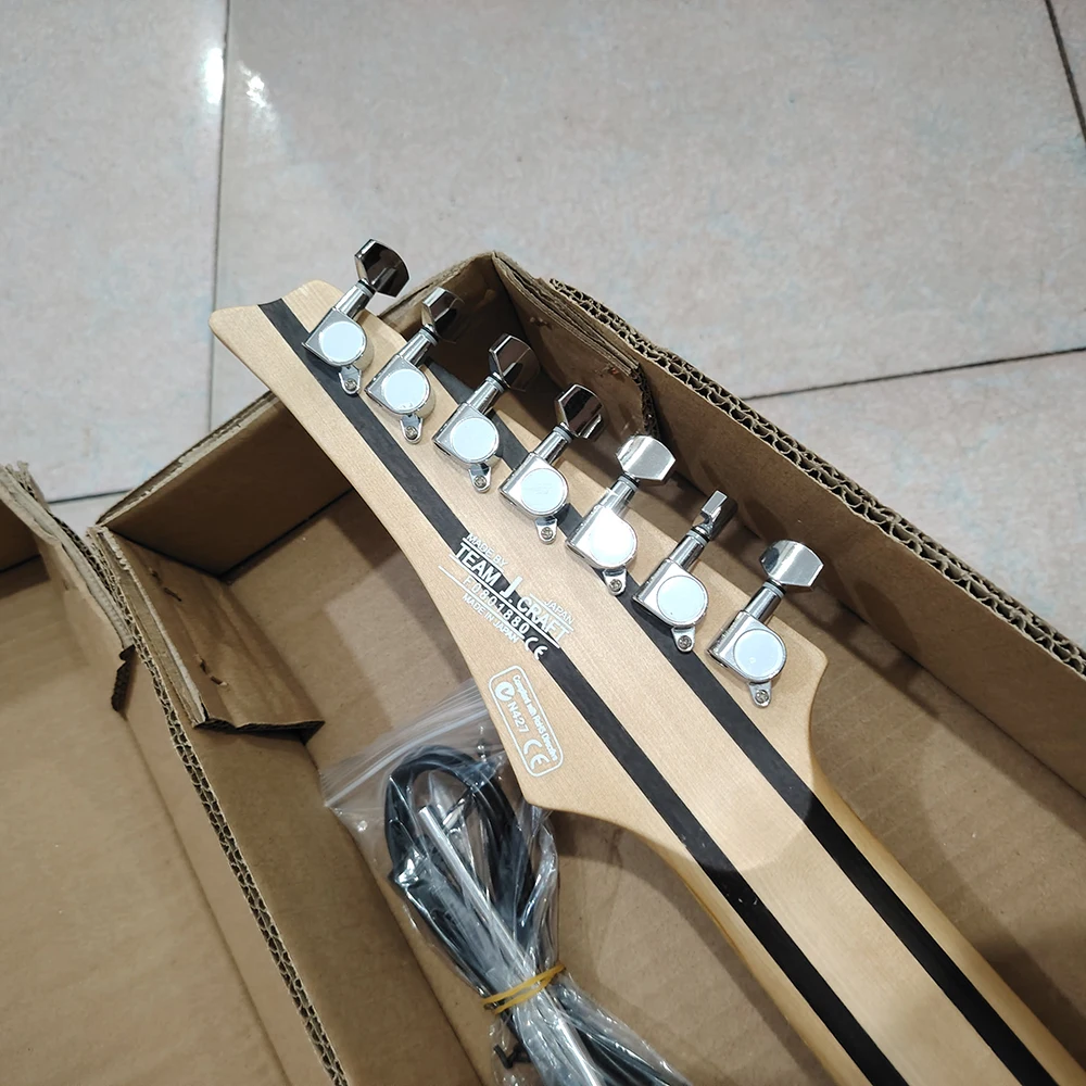 In stock Ib anez Universe 7 strings, five pieces Maple Neck, harp body shells, need more pictures Contact seller, in stock,