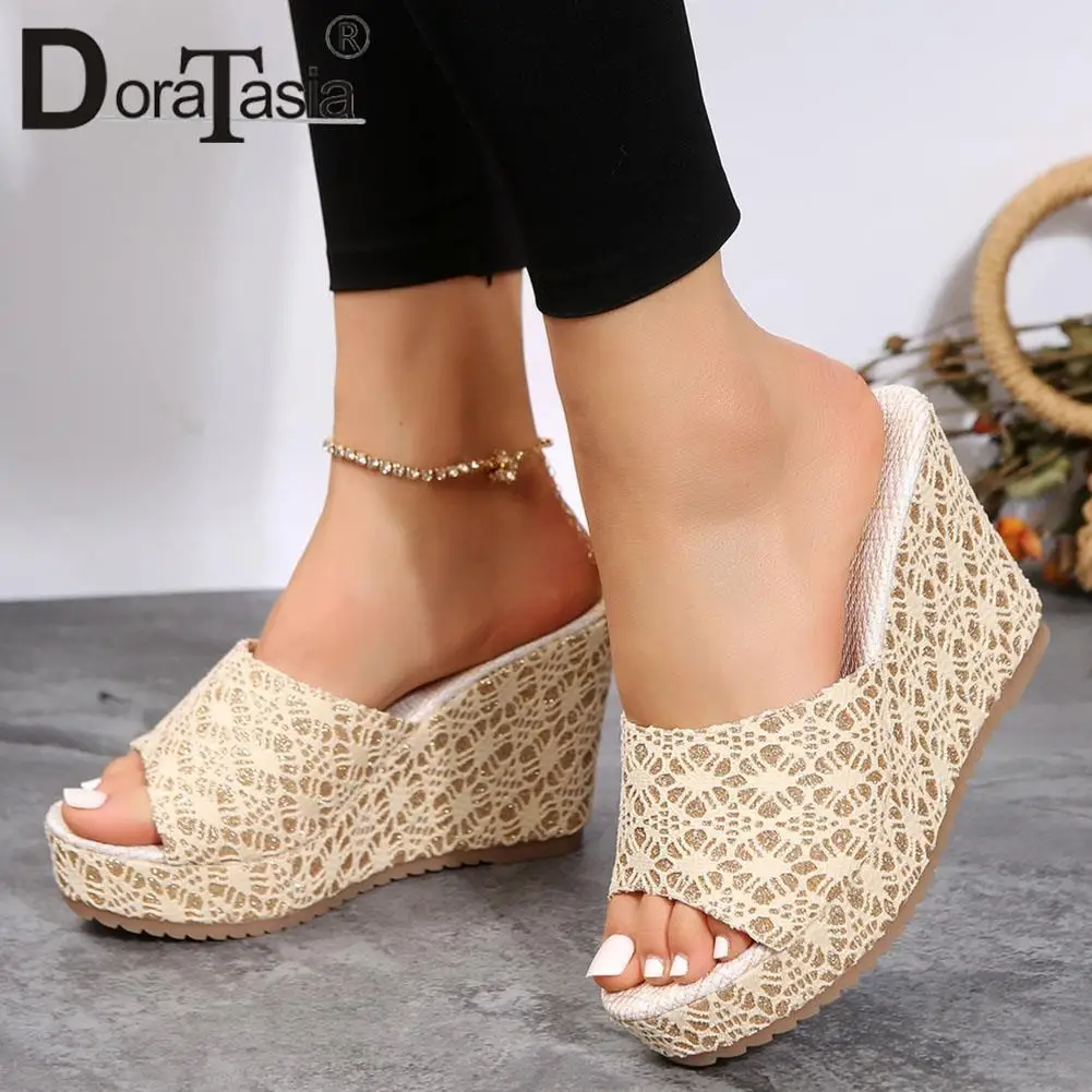 

Brand New Female Peep Toe Slides Fashion Platform Wedges High Heels Summer women's Slippers Casual Outdoor Beach Shoes Woman