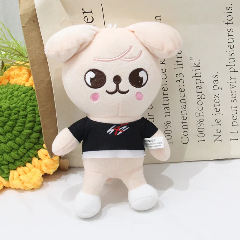 جديد SKZOOStray KidsT تي شيرت أفخم دمية حقيبة سلسلة مفاتيح قلادة المفاتيح السلع الهدايا الطرفية