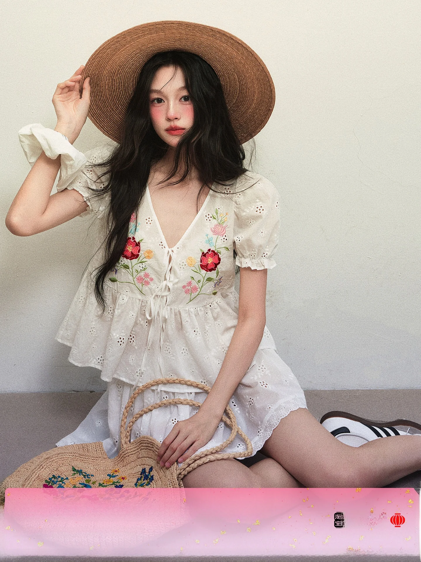 

Летний комплект из двух предметов: юбка-брюки миди с вышивкой и поясом из чистого хлопка, V-образный вырез, женский модный костюм