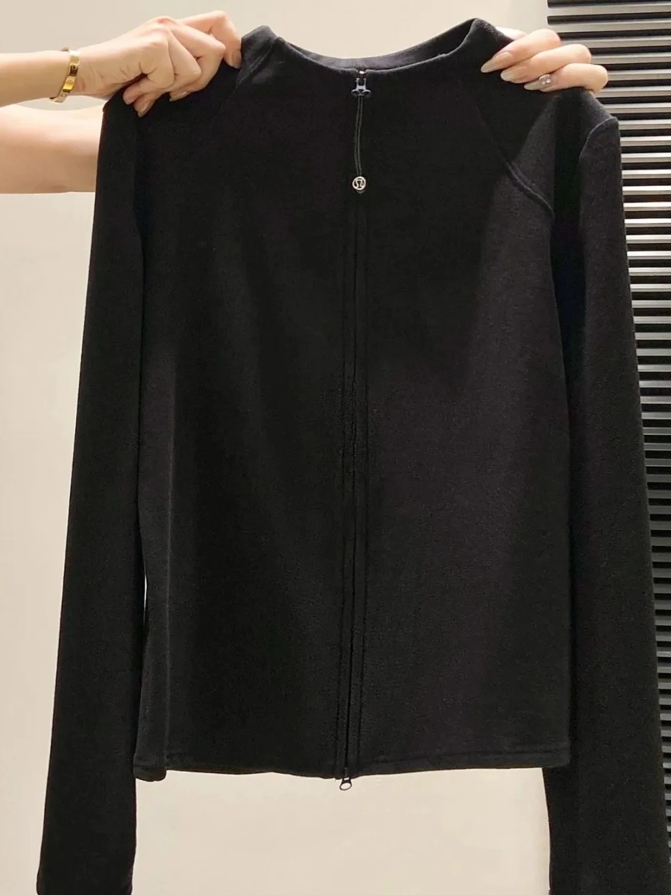 

Женская приталенная толстовка на молнии с двойной застежкой, воротником-стойкой, из велюра, для ношения под одеждой, повседневный стиль, с длинным рукавом