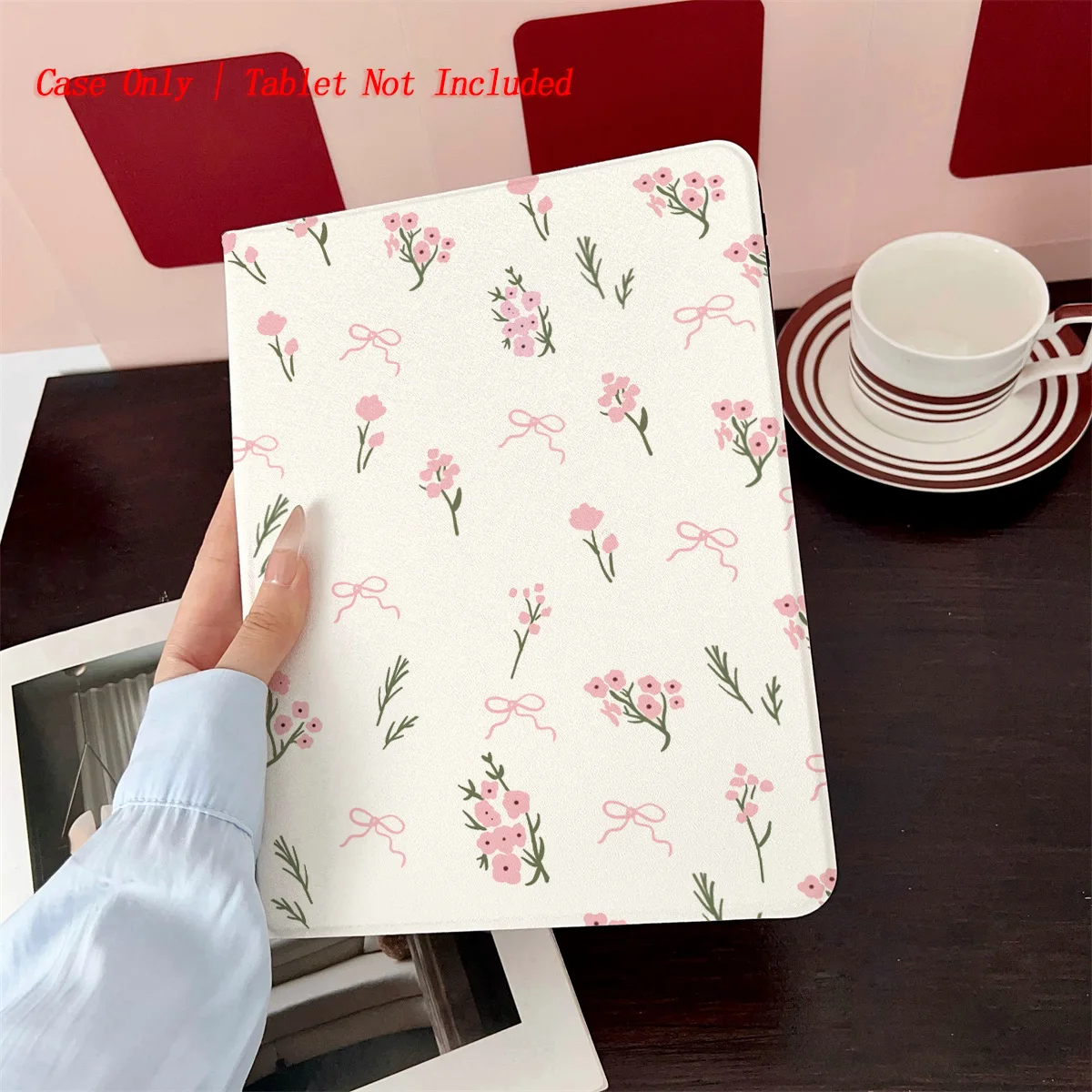 

Pink Small Flower Printed iPad Case - Book Style with Pen Slot, Auto Sleep/Wake, Simple Fresh Design