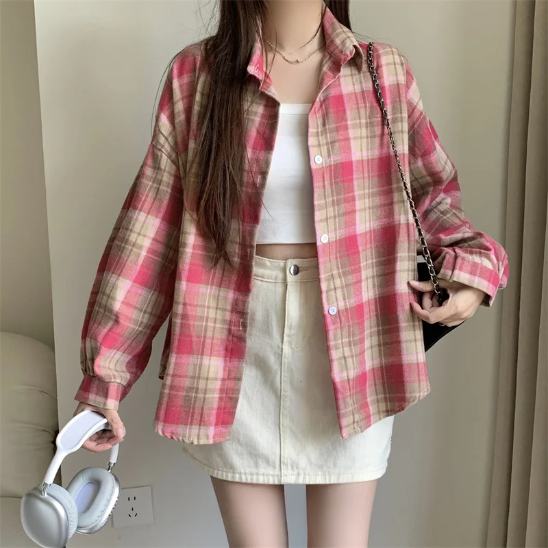 

Women Button Down Long Sleeve Pink and Khaki Plaid Shirt Female Vintage Tartan Shirt Ladies Loose Check Shirts Casual Outfit