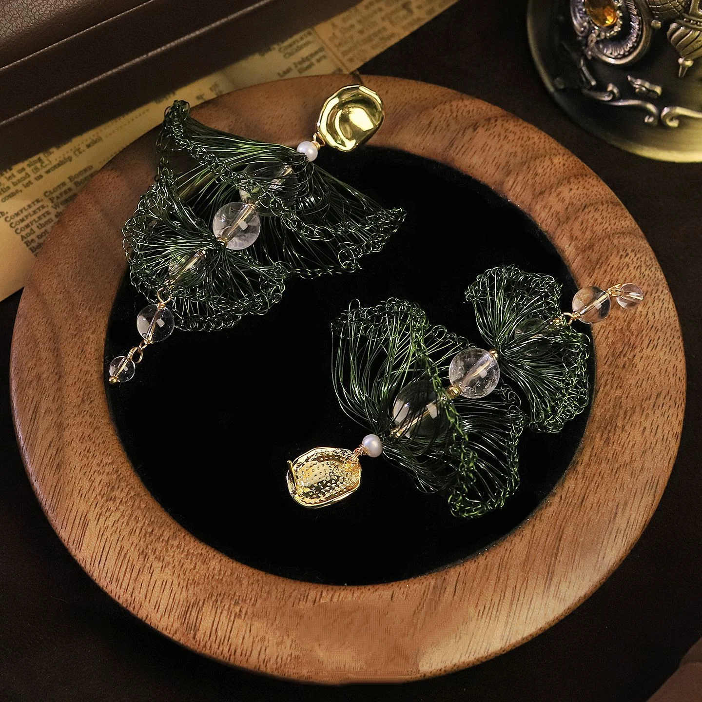 New Original Design Freshwater Pearl Green Stud Earrings for Women Handmade High-End Niche Style Versatile Occasions Ear Jewelry