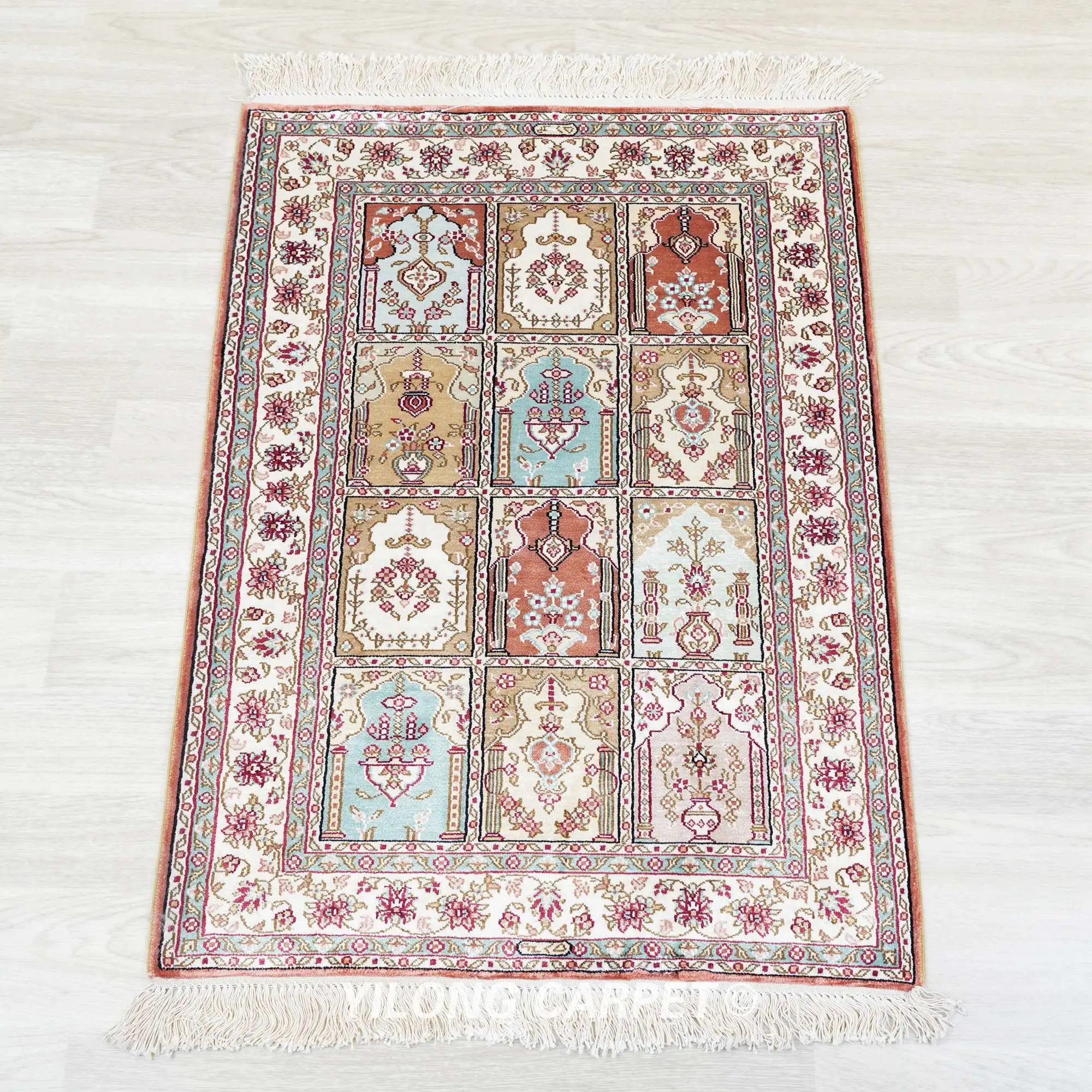 61x91cm Turkish Silk Carpet Garden Design Handmade Exquisite Four Season Rugs (HF135B)