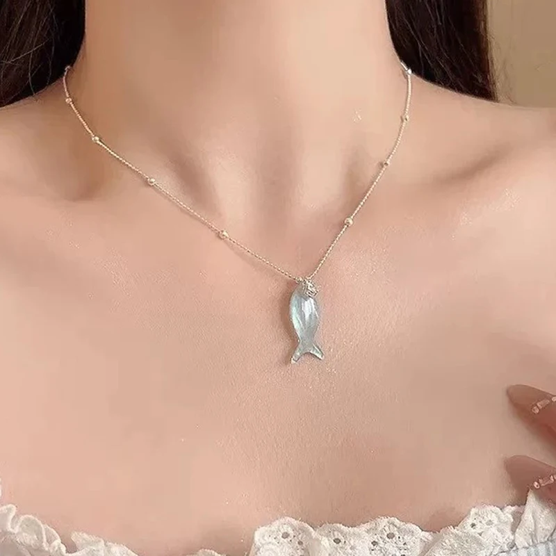 

Tibetan Silver Zircon Shell Fish Bead Pendant Necklaces for Women Cute Animal Fashion Jewelry Accessories in Summer