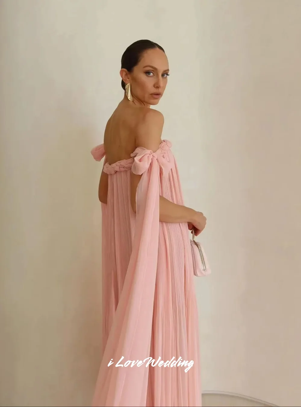Pink Off Shoulder Prom Dresses 2025 Sleeveless Bow A-Line Pleated Floor-Length فساتين للمناسبات الخاصة Party Dresses Customized