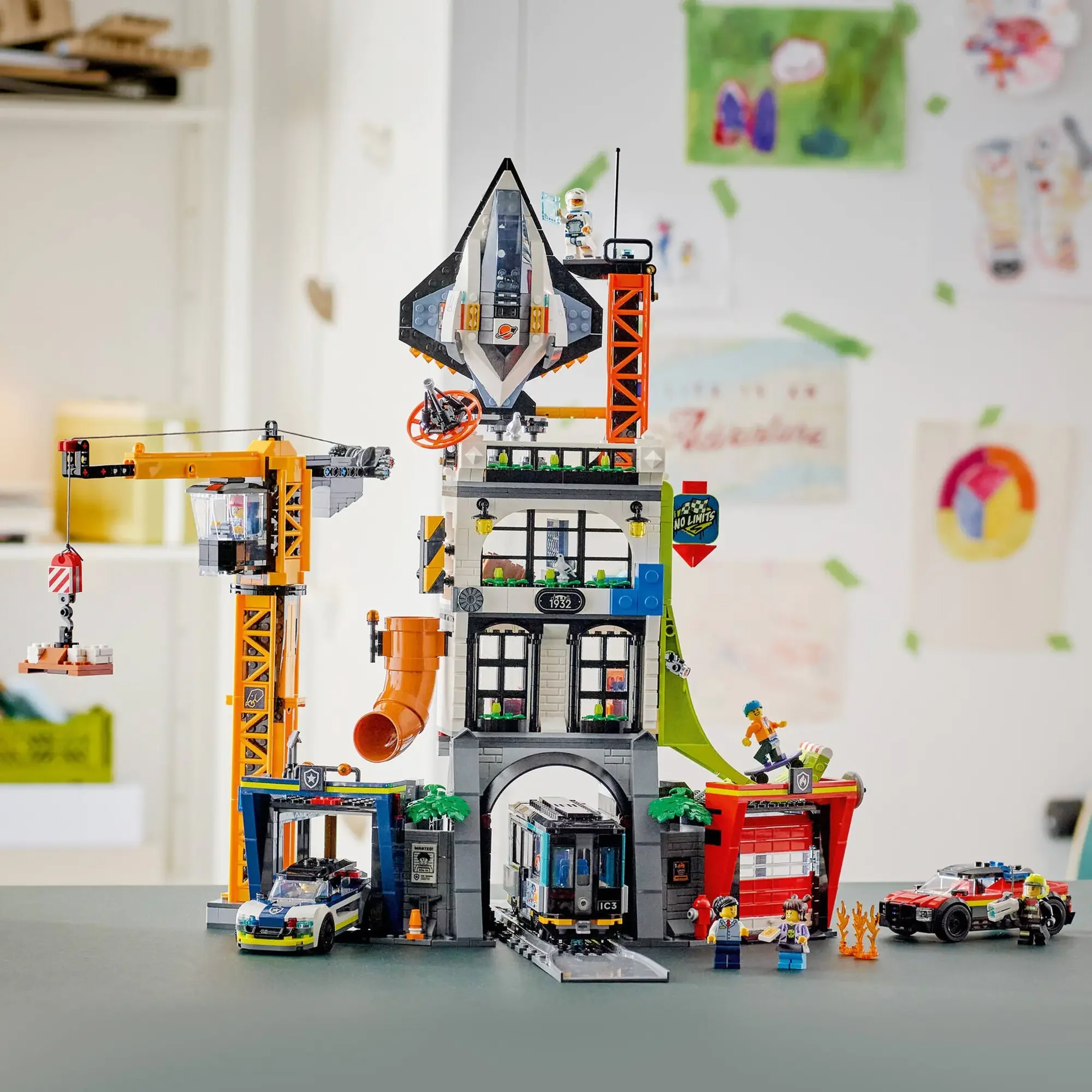 

In Stock New Product City Series 60473 Architectural Model Building Block Toys Suitable for Children and Adults Birthday Gifts