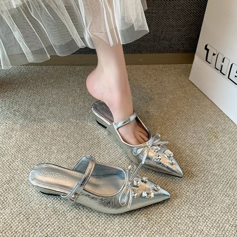 

Ladies' Summer Wedge Heel Slippers 2025 Sweet and Luxurious Crystal-decorated Pointed Toe Fashionable Outdoor Party Shoes