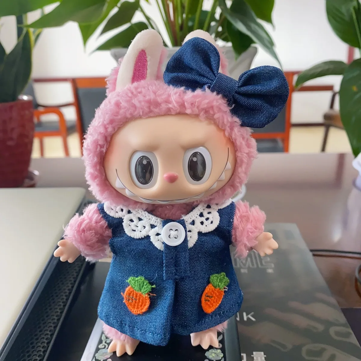 

Popular Labubu Doll Clothes 17cm Pendant Labubu Doll Clothes Spring Field Strap Pants Set Labubu Doll Clothes Accessories